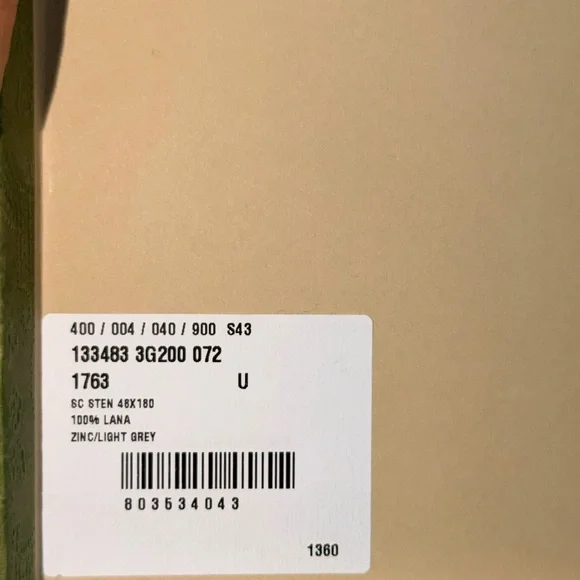 Gucci Gray GG Jacquard Scarf - Picture 5 of 5